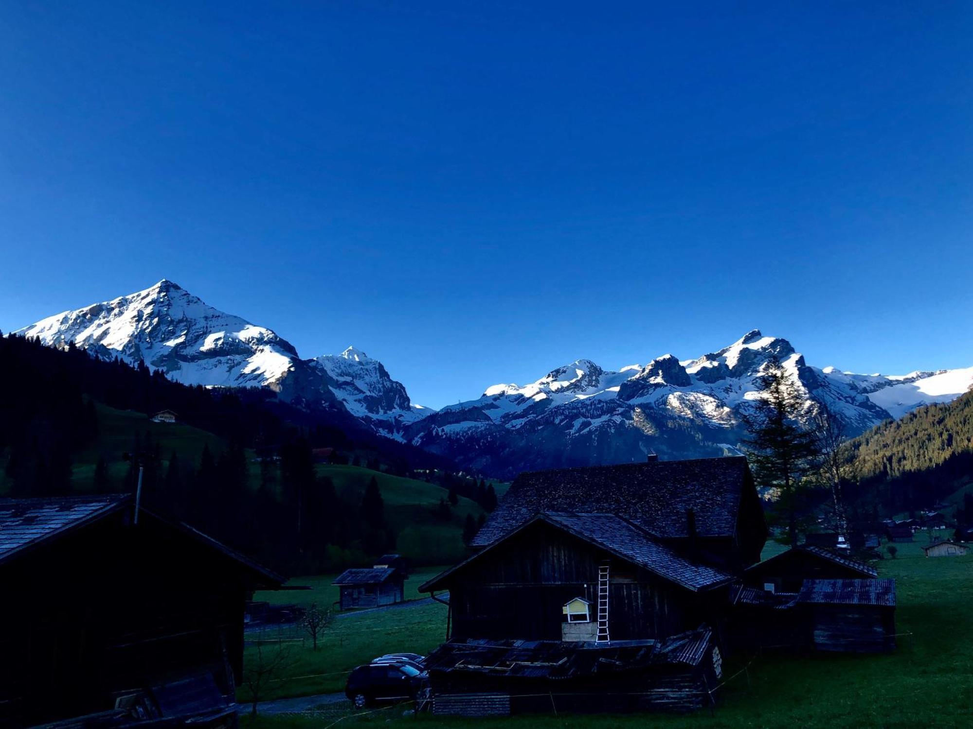 Beautiful Apartment With Stunning View Gsteig Kültér fotó