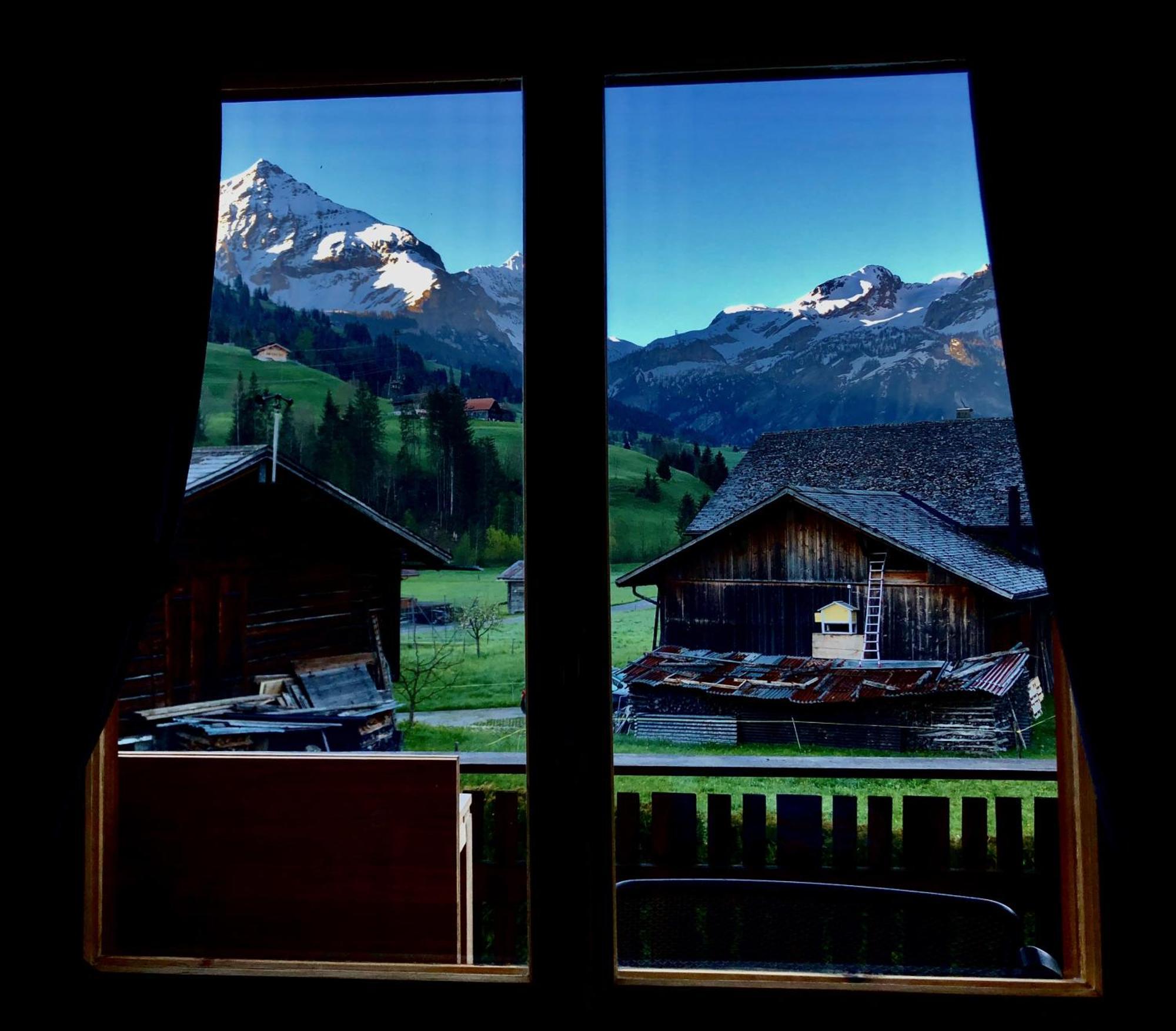 Beautiful Apartment With Stunning View Gsteig Kültér fotó