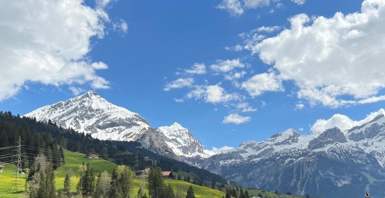 Beautiful Apartment With Stunning View Gsteig Kültér fotó