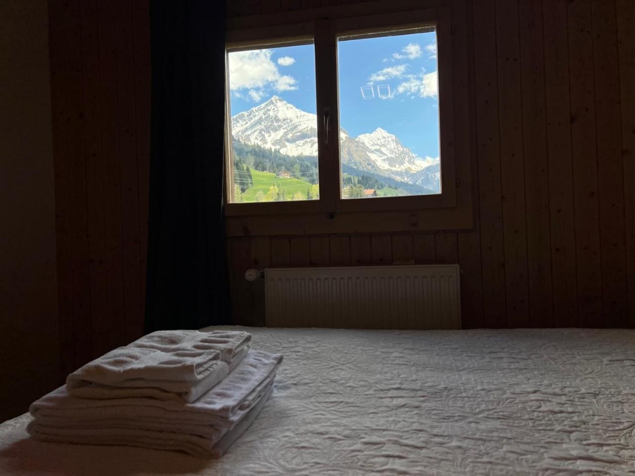 Beautiful Apartment With Stunning View Gsteig Kültér fotó